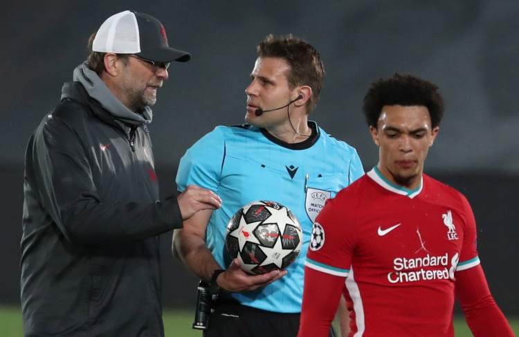 篮球湖人核心球员防守数据提升（湖人核心球员防守数据上扬）