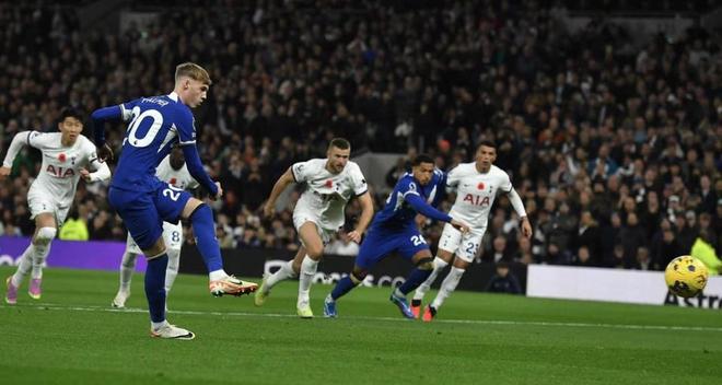 加斯佩里尼谈被罚下：我是正常的抗议动作，可能四官想成焦点（加斯佩里尼谈红牌：我只是正常抗议，或第四官员想抢镜）