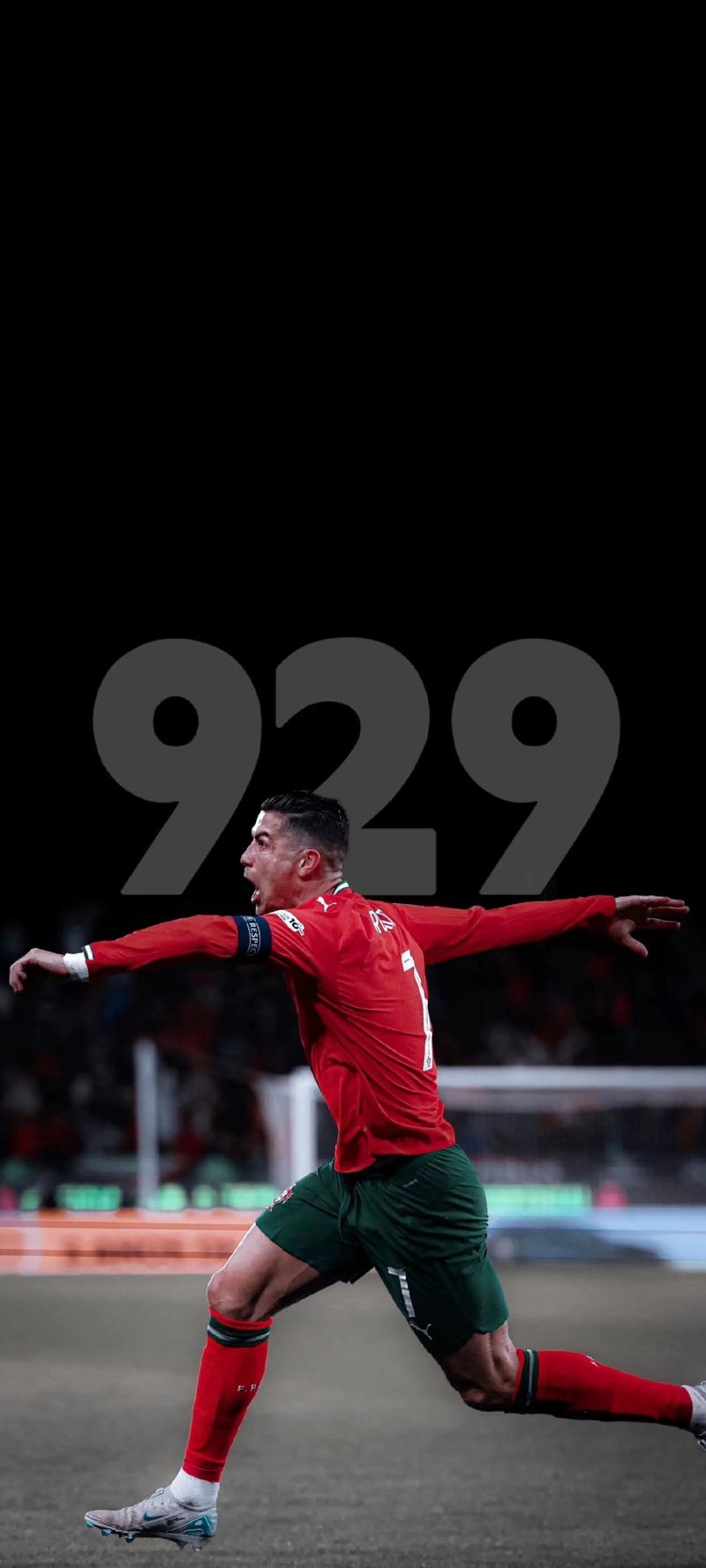 王刚随北京国安六年后终夺足协杯冠军，球迷泪洒现场（六年磨一剑，王刚随国安圆足协杯冠军梦，球迷现场落泪）