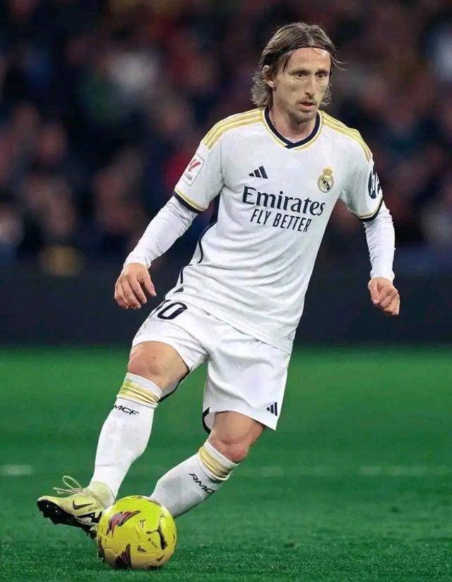 友谊赛：U16国少1-1战平重庆U16混编梯队，张伯霖进球（U16国少与重庆U16混编梯队友谊赛1-1握手言和，张伯霖建功）