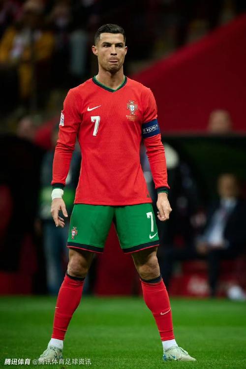 自我勉励，内马尔在社交媒体上晒出科比的经典照片（内马尔在社媒晒科比经典照为自己打气）