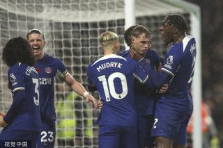 战巴萨贡献2球1助，布鲁日前锋福布斯当选欧冠全场最佳球员（对阵巴萨梅开二度并送助攻，布鲁日前锋福布斯荣膺欧冠全场最佳）