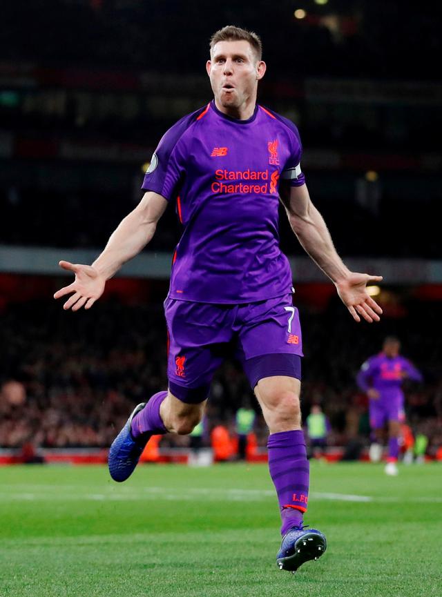 铜梁龙祝贺海港三连冠：你们展现了王者之师应有的底蕴与风范（铜梁龙贺海港三连冠：王者底蕴与风范尽显）