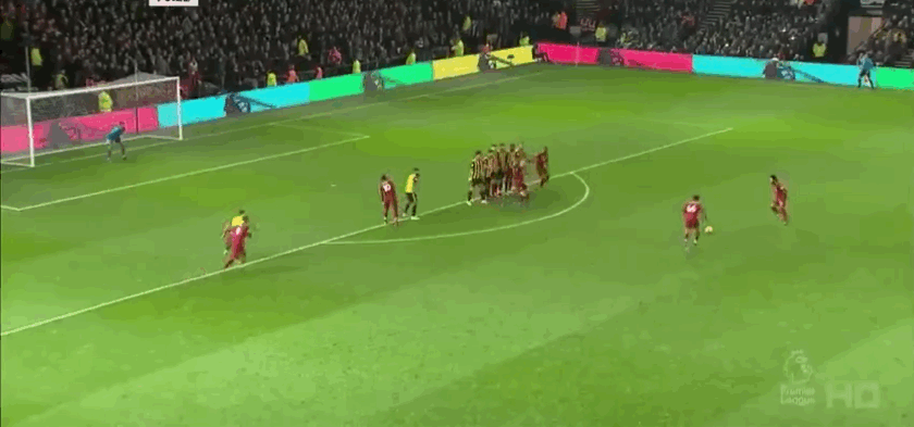 德转列英格兰球员身价TOP10：贝林厄姆1.6亿欧第1，埃泽上榜（德转公布英格兰球员身价前十榜：贝林厄姆以1.6亿欧居首，埃泽入选）