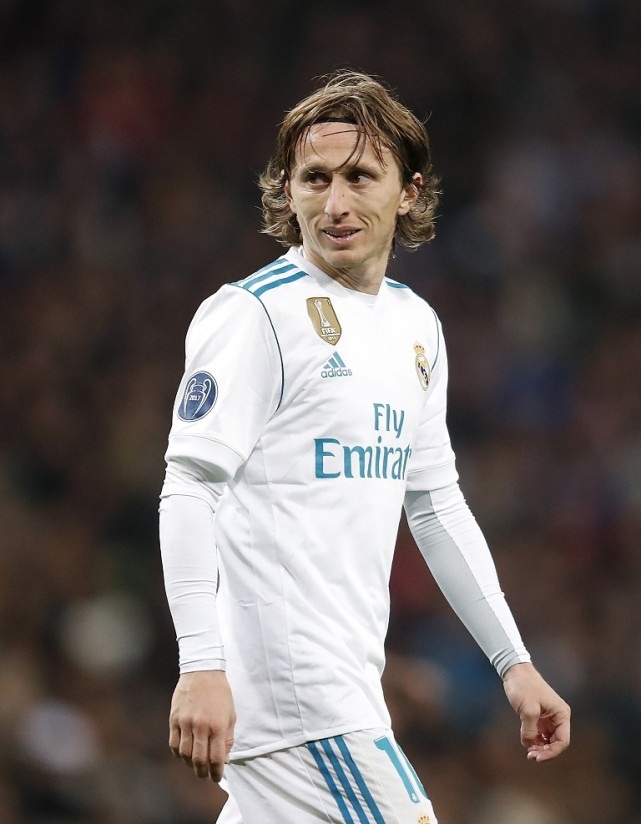 外媒：梅西在印度的雕像由45人耗费27天建成，高21.3米（外媒称：印度梅西雕像高21.3米，45人历时27天打造）